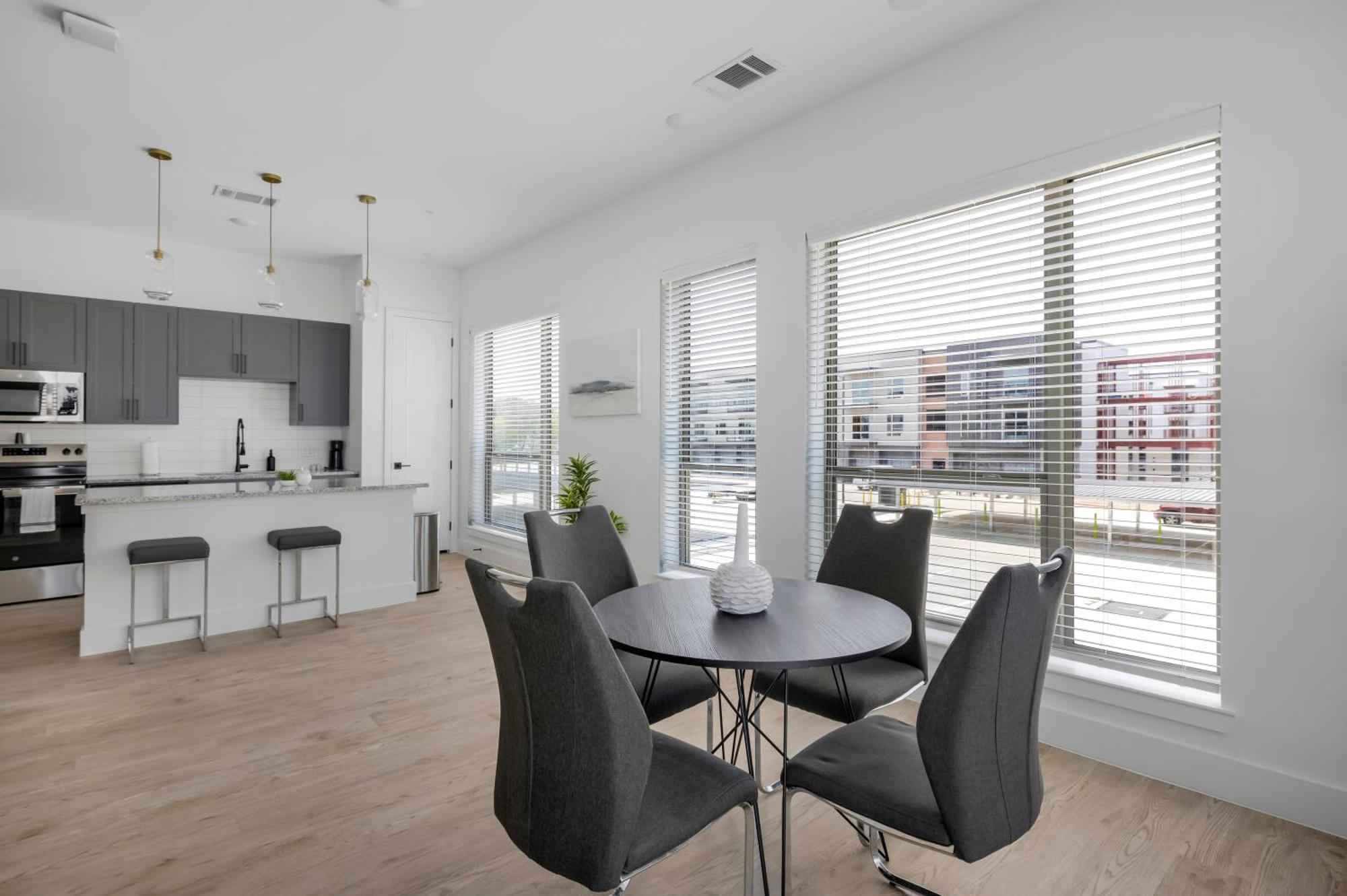 Railyard Apartments By Barsala Denton Szoba fotó